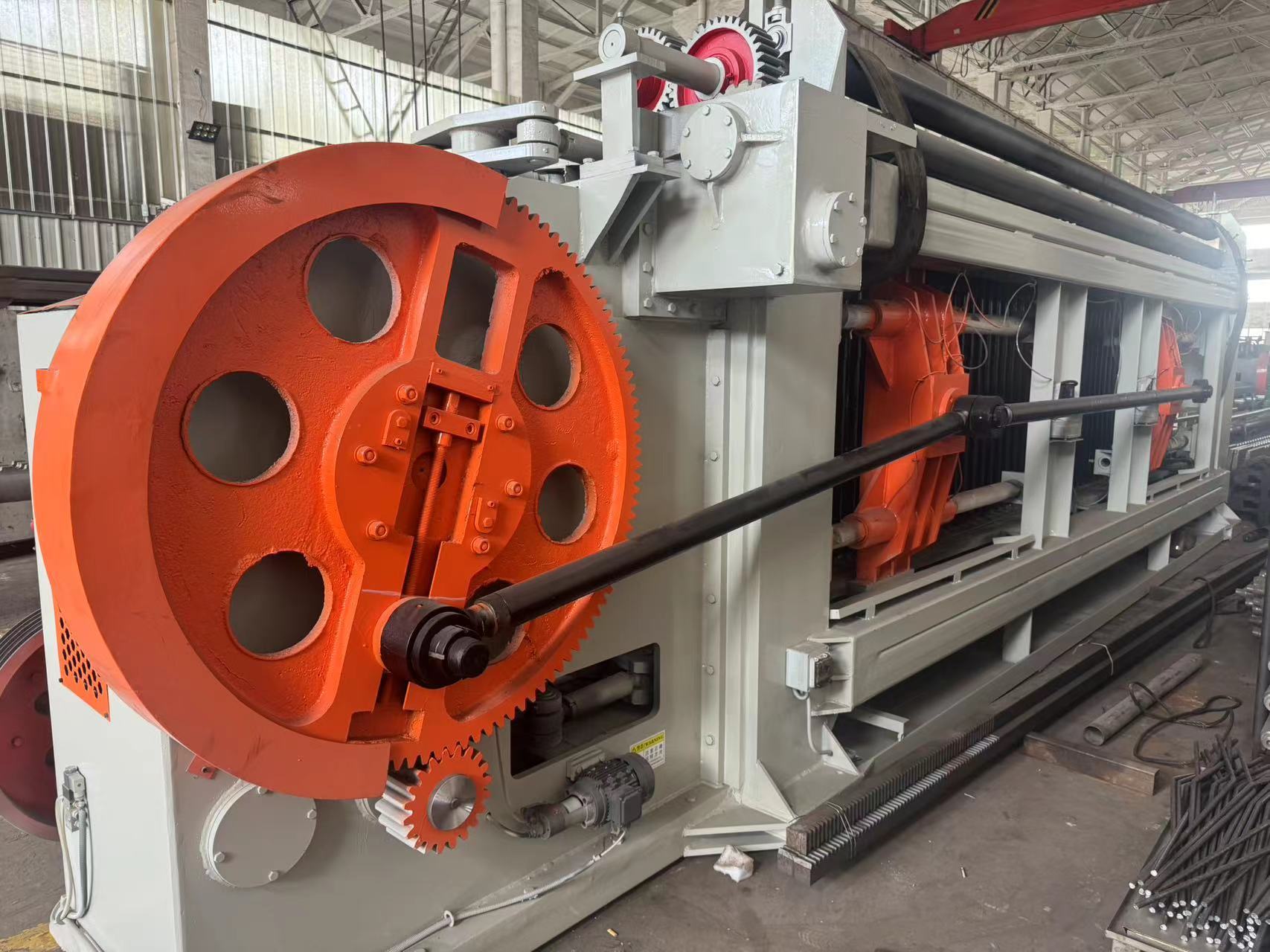 Son şirket blogları hakkında Heavy Duty Gabion Mesh Weaving Machine Exported to India for Riverbank Protection