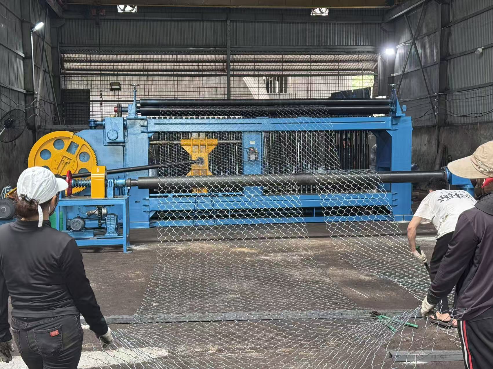 Son şirket blogları hakkında Complete Gabion Mesh Production Line Successfully Commissioned in Vietnam