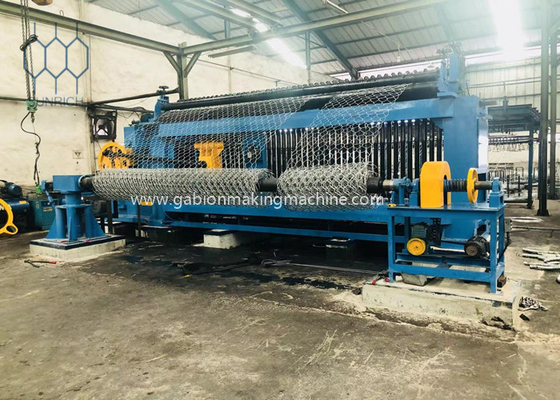10-15m/min 5500mm genişliğinde çift bükümlü gabiyon dokuma makinesi