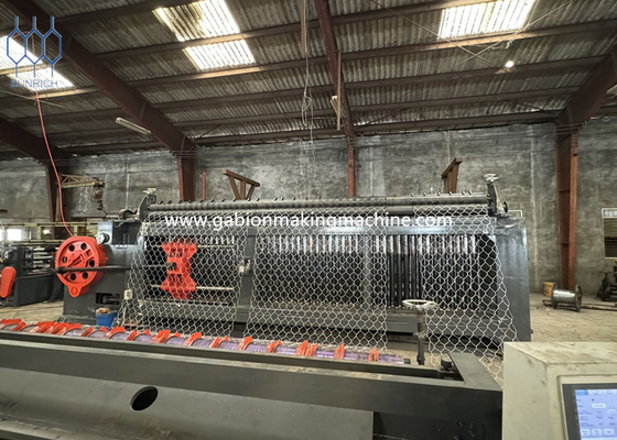 Yüksek Kapasiteli Çift Dönmüş Tel Ağı Gabion Kutusu Makine PLC Kontrolüyle